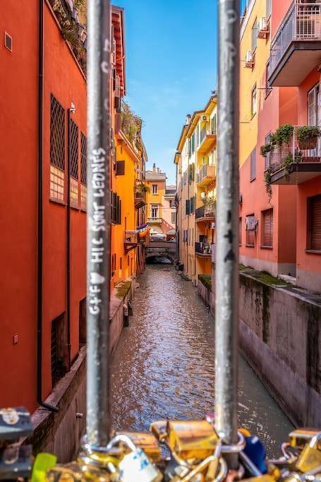 Апартаменти Sotto Le Due Torri 5* Болонья Екстер'єр фото