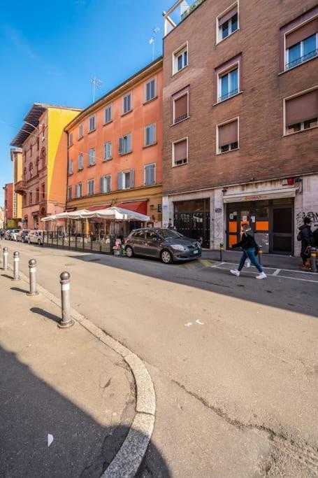 Апартаменти Sotto Le Due Torri 5* Болонья Екстер'єр фото