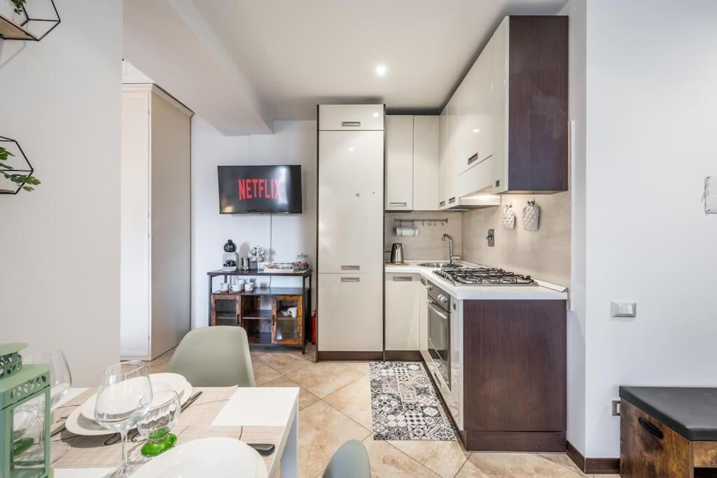 Апартаменти Sotto Le Due Torri 5* Болонья Екстер'єр фото