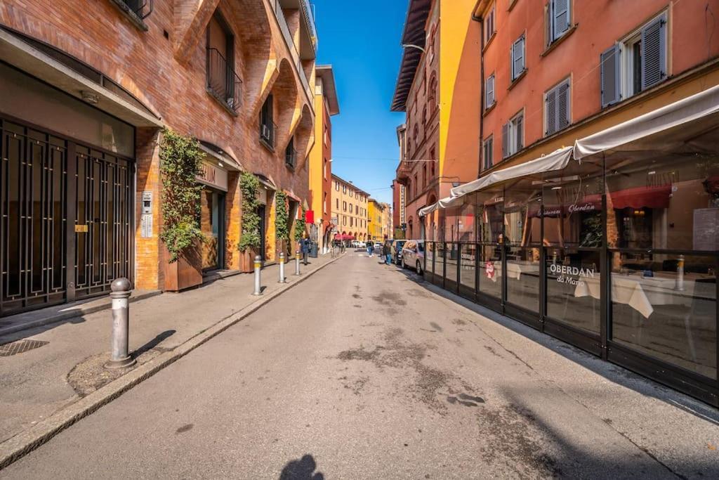 Апартаменти Sotto Le Due Torri 5* Болонья Екстер'єр фото